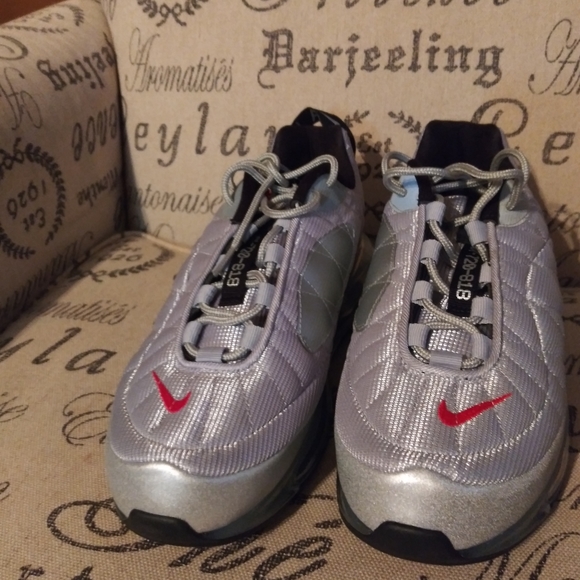 New Nike Air Max 720-818 - Picture 2 of 4